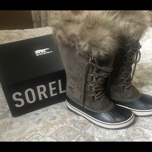 Joan of Arctic Sorel boots